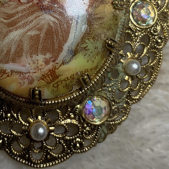 Vintage Stunning Brooch Filigree Victorian Porcelain Courting Couple Jewel Pearl - Picture 2 of 10